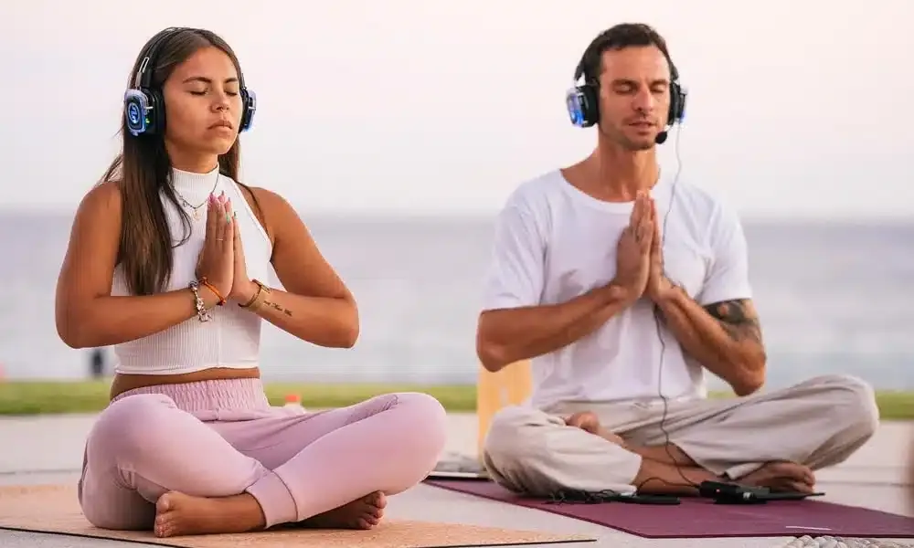 Yoga practice with Silentsystem wireless headphones